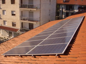 Impianto solare fotovoltaico. ©CERP/Wikimedia Commons